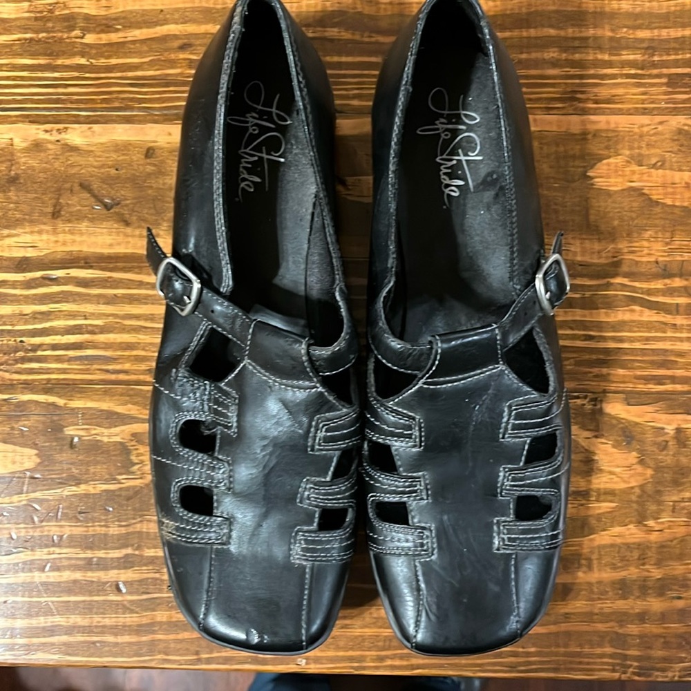 Life Stride Women’s shoes. Size 11